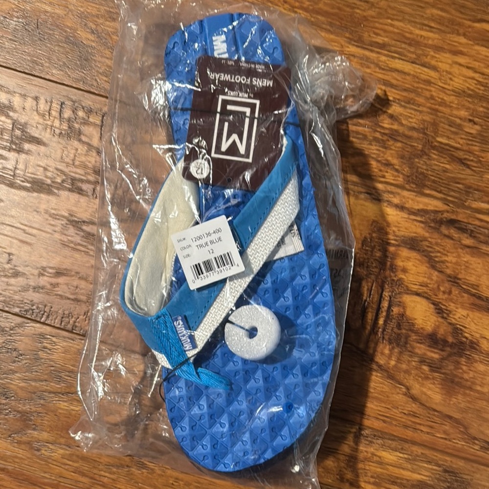 Muk Luks Blue and White Men's Flip-Flops
